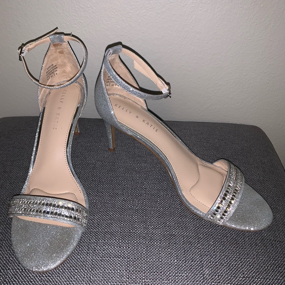 sparkly silver heels!!